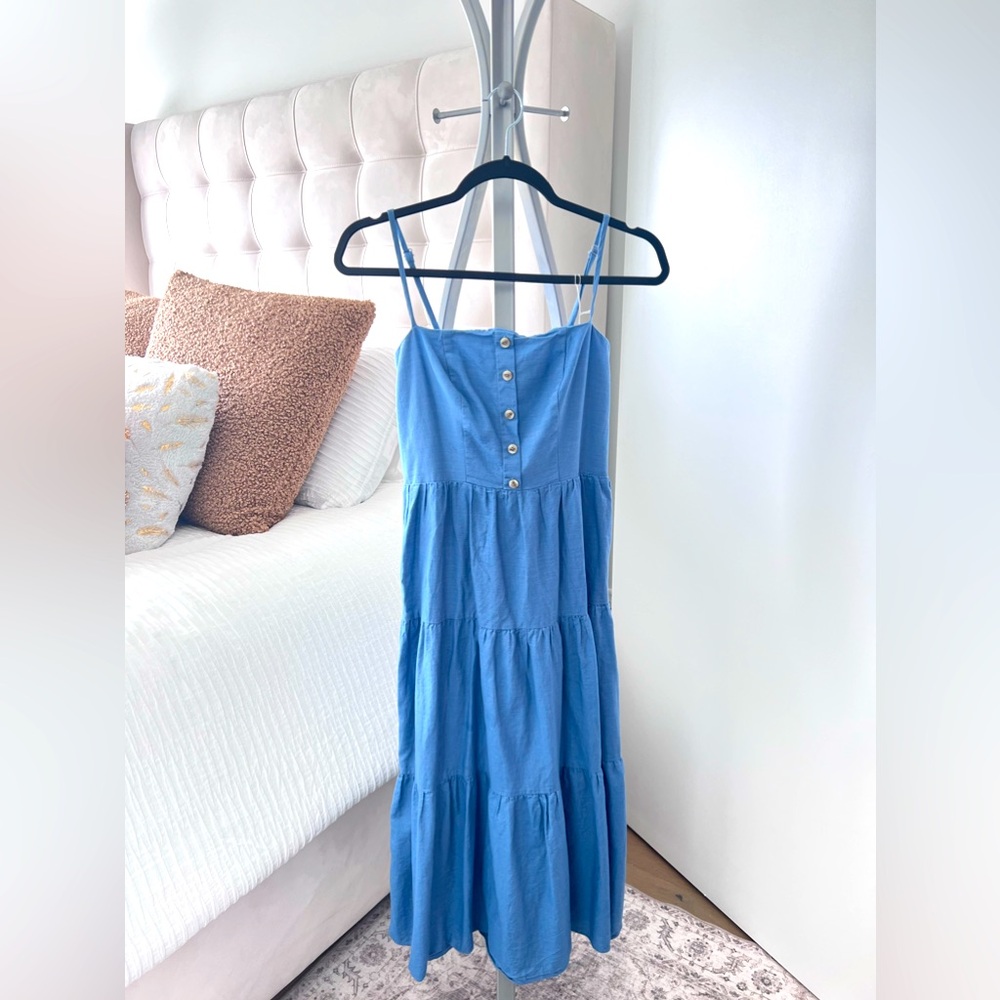 BCBGMAXAZRIA LIGHT BLUE MID DRESS SIZE 2 ONLY WORE ONCE